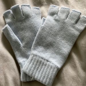 Johnston’s of Elgin fingerless gloves Powder Blue